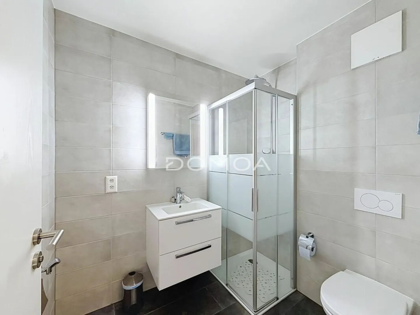 Privileged setting and view of the golf course - Charming 2.5 room apartment in Payerne - Photo 7 of 11