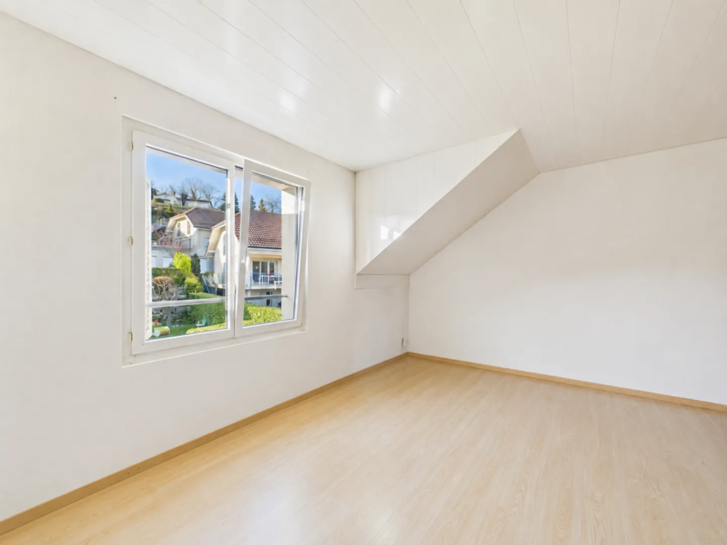 Villa familiale de 5.5 pièces avec jardin et garage - Photo 5 sur 13