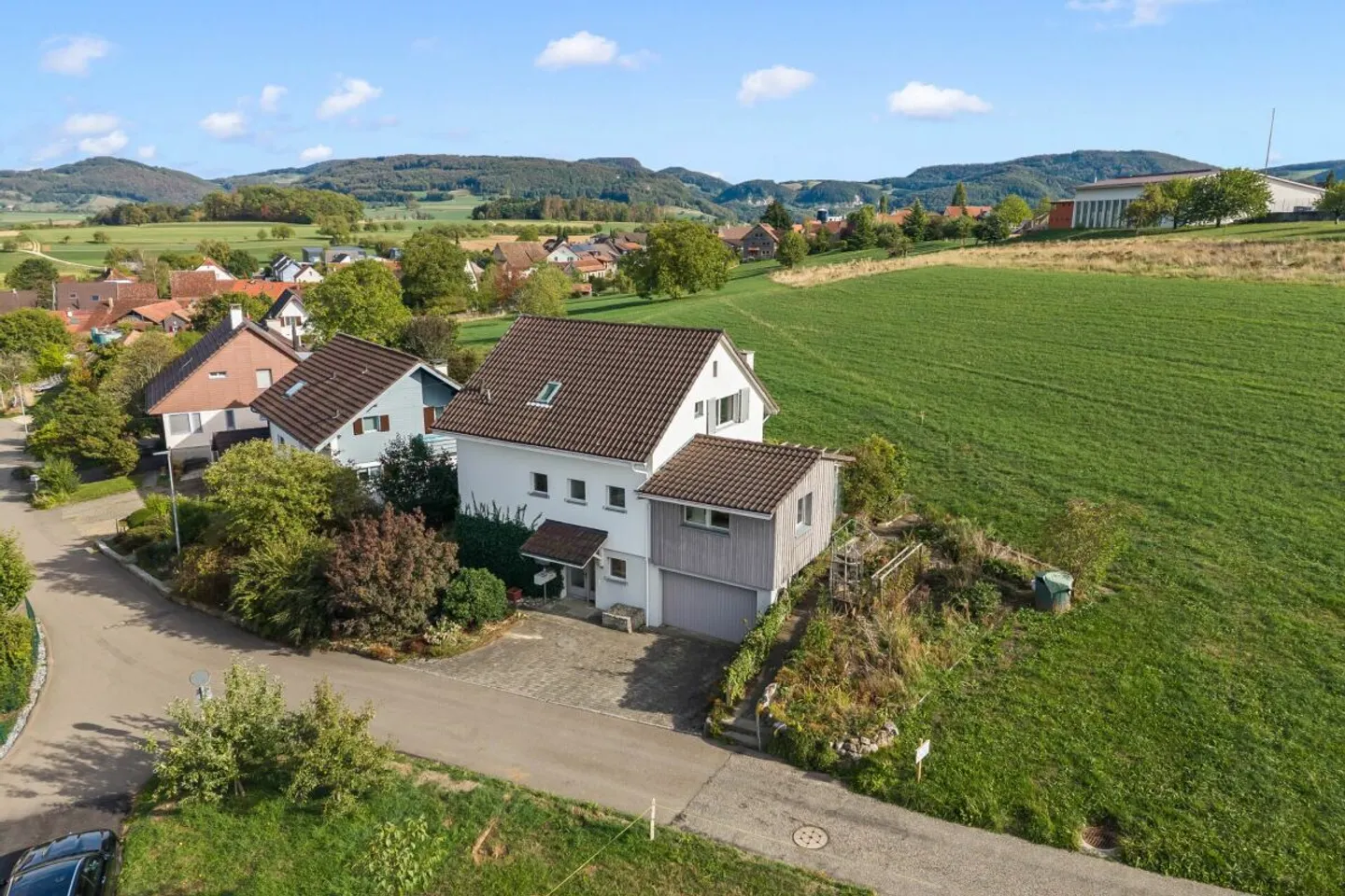 Wohnen am Rand der Bauzone - mit Weitsicht und viel Raum fürs Leben - Foto 3 di 13