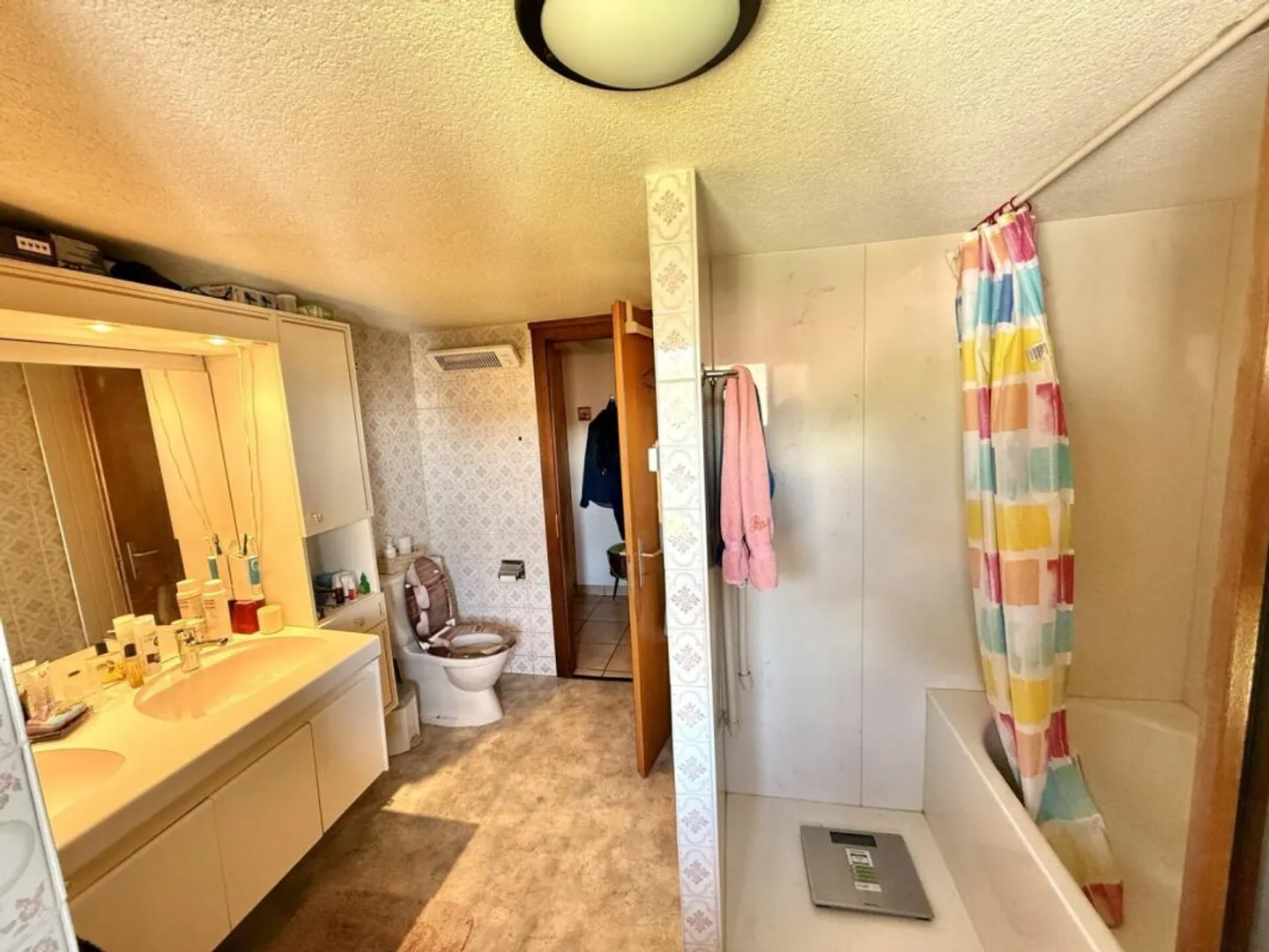 Village House with 7 Rooms in Savièse - Photo 10 of 13