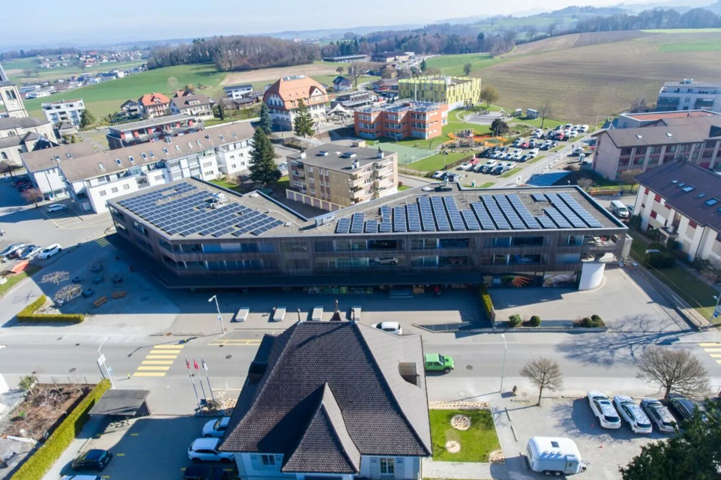 Attraktive Gewerbeinvestition mit langfristigem Ankermieter im Zentrum von Schmitten - Photo 3 sur 10