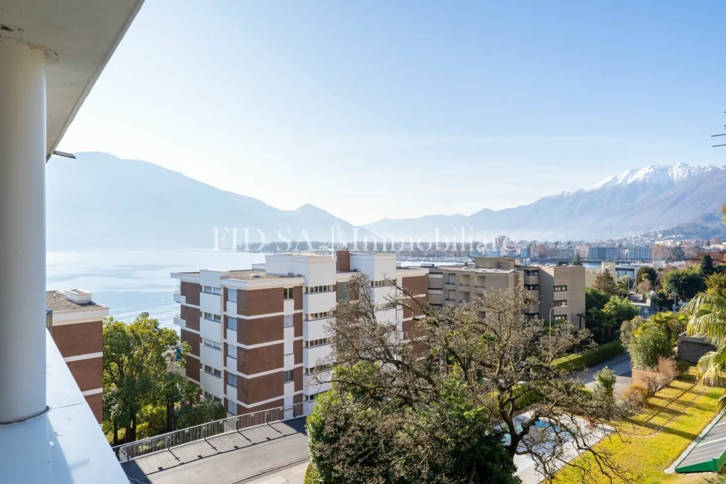 MINUSIO - Appartamento 3,5 locali all'ultimo piano con vista lago - Foto 3 di 12