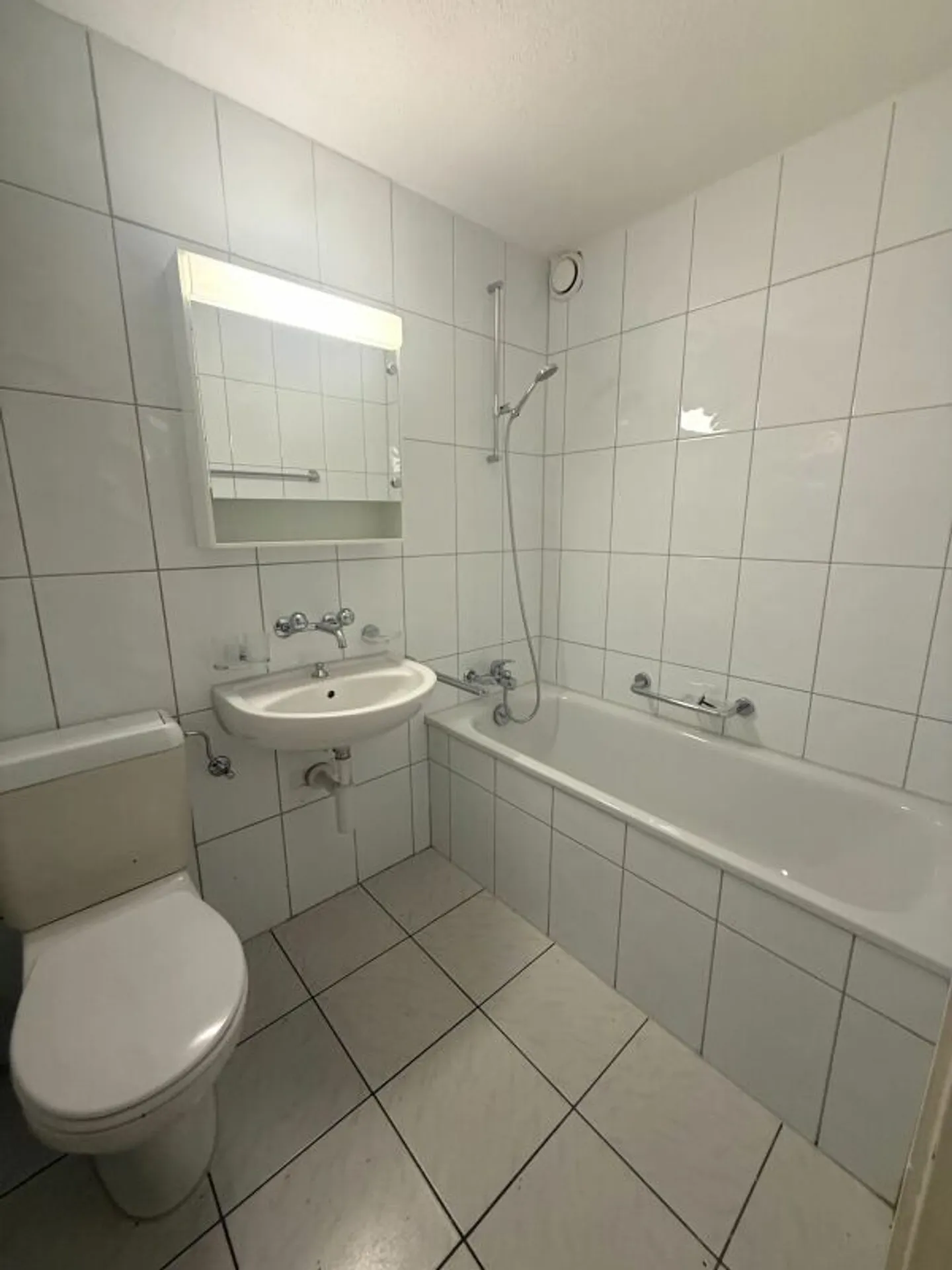 2.5-room apartment with attractive layout - Photo 9 of 10