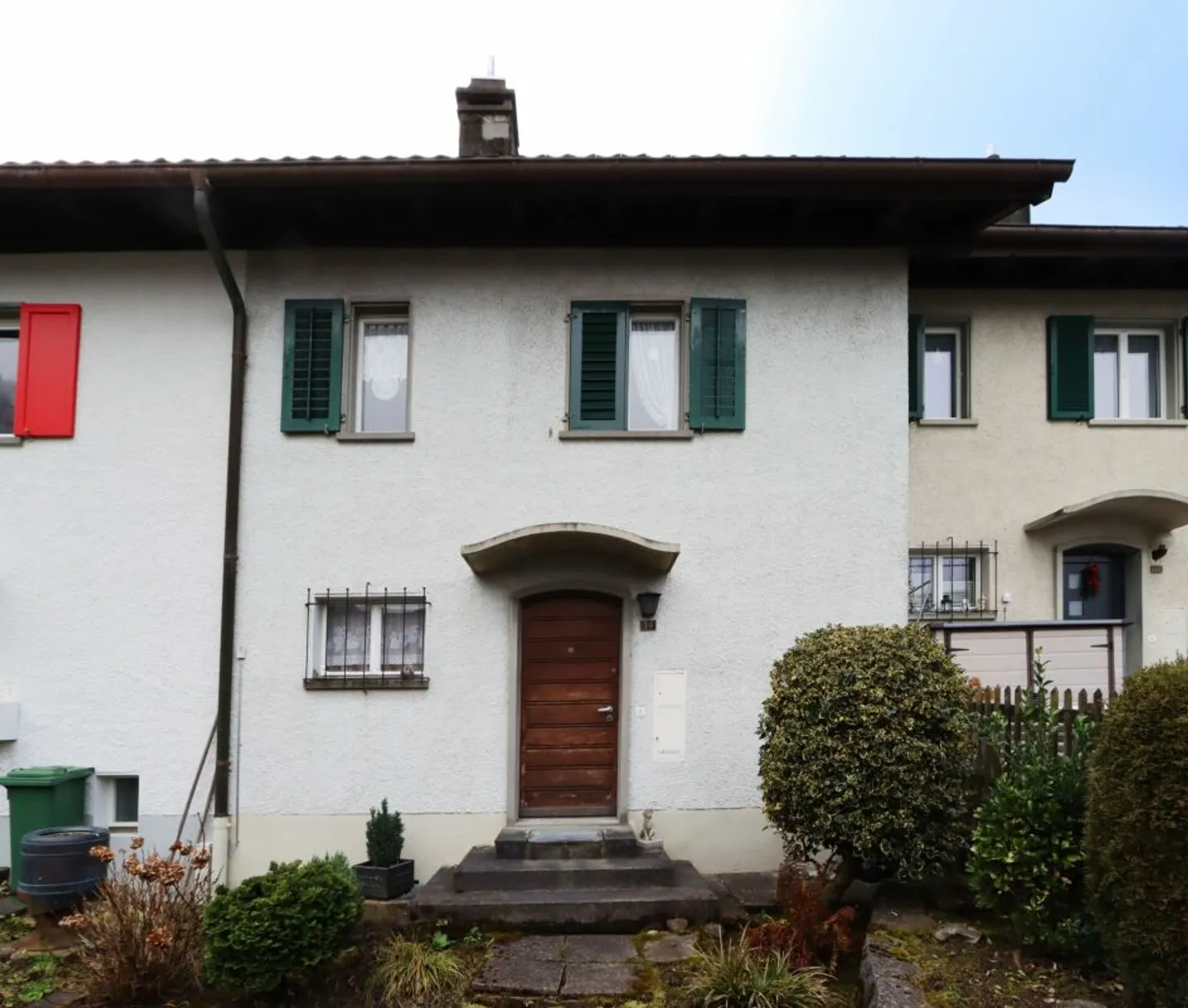 Charmantes Reihenhaus mit Garten an familienfreundlicher Lage in Netstal GL - Foto 3 di 8