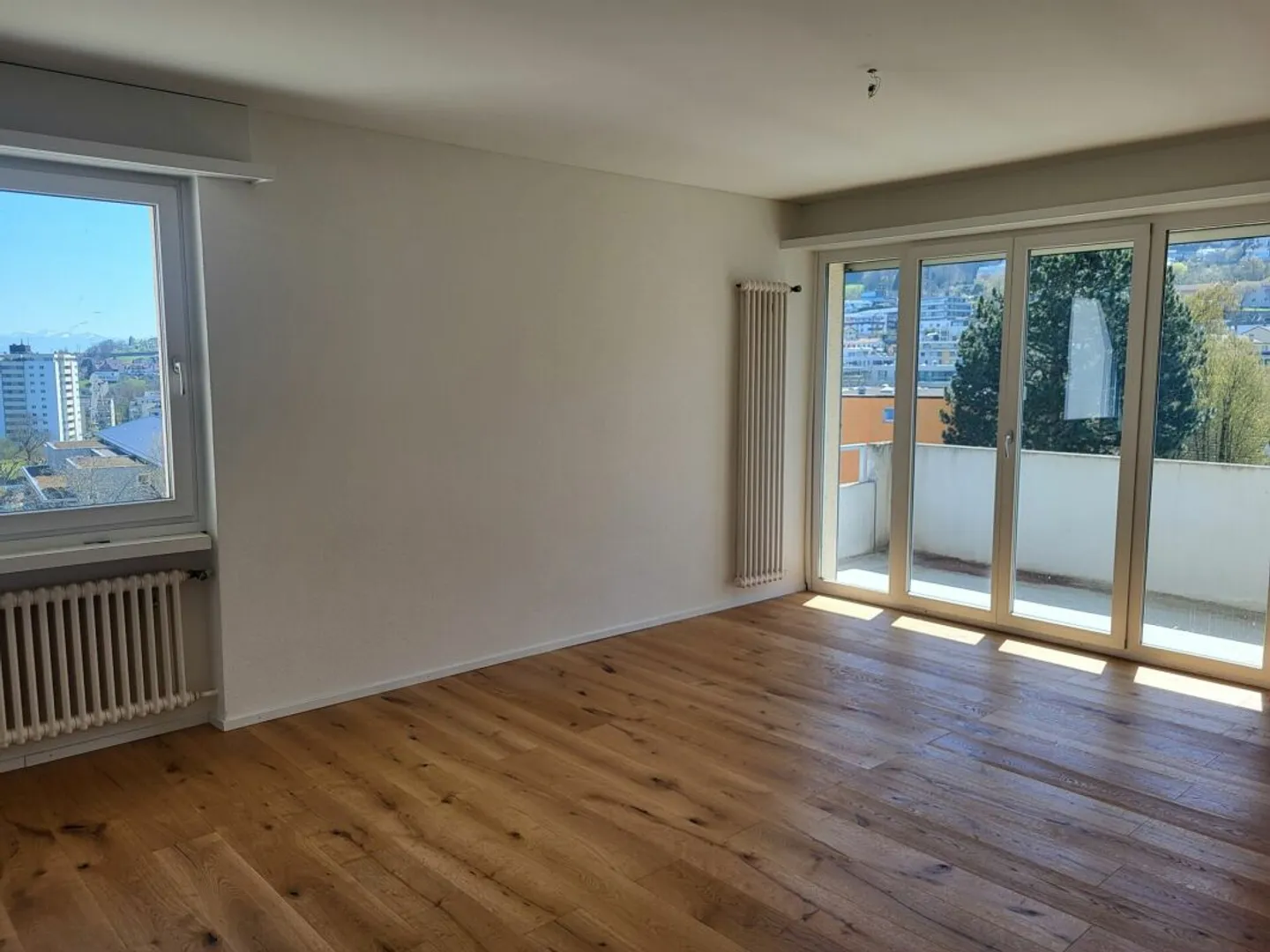 Appartamento all'ultimo piano con terrazza sul tetto e vista sul lago - Foto 9 di 12