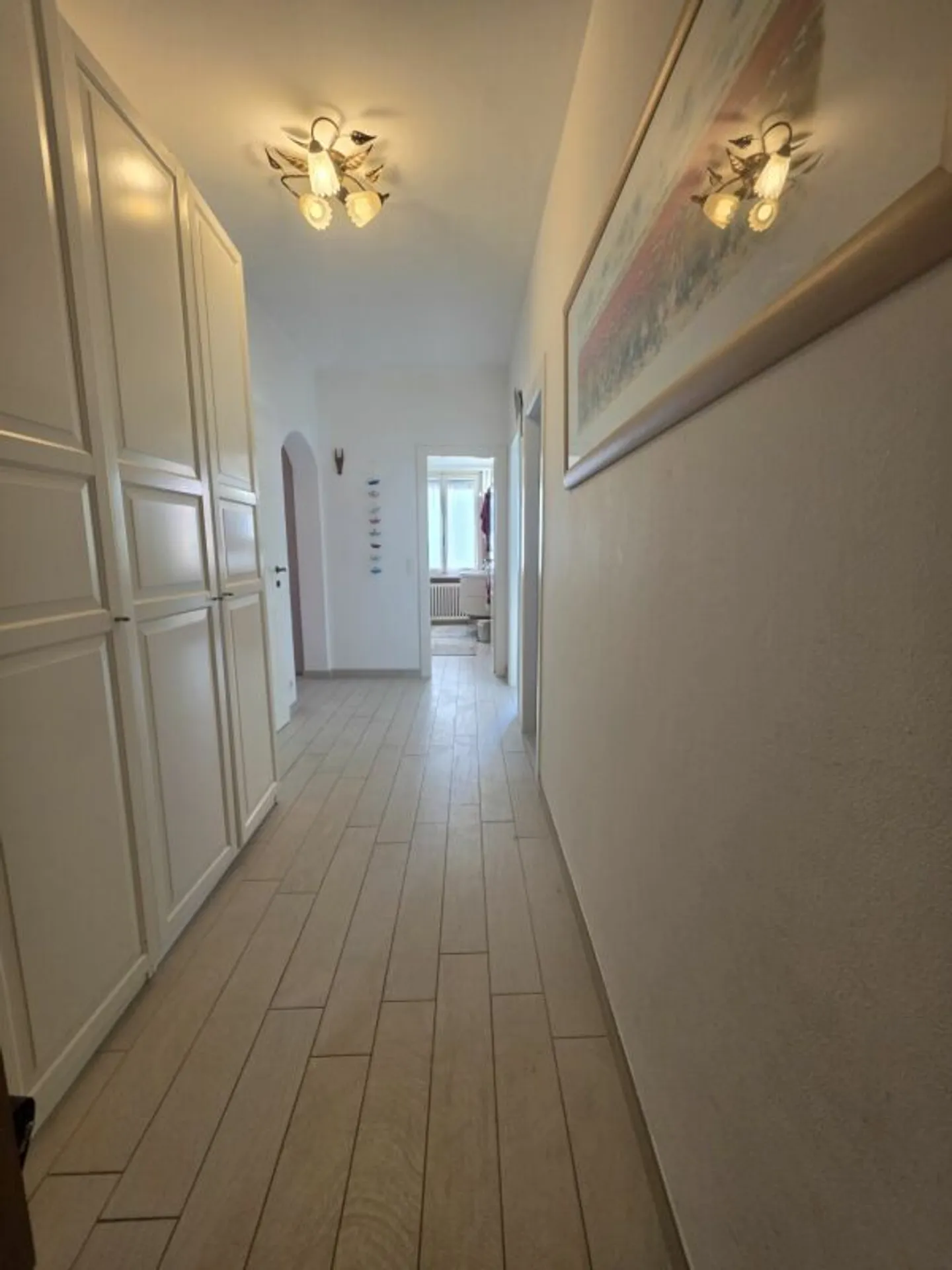 Furnished apartment in excellent location - Photo 2 of 13