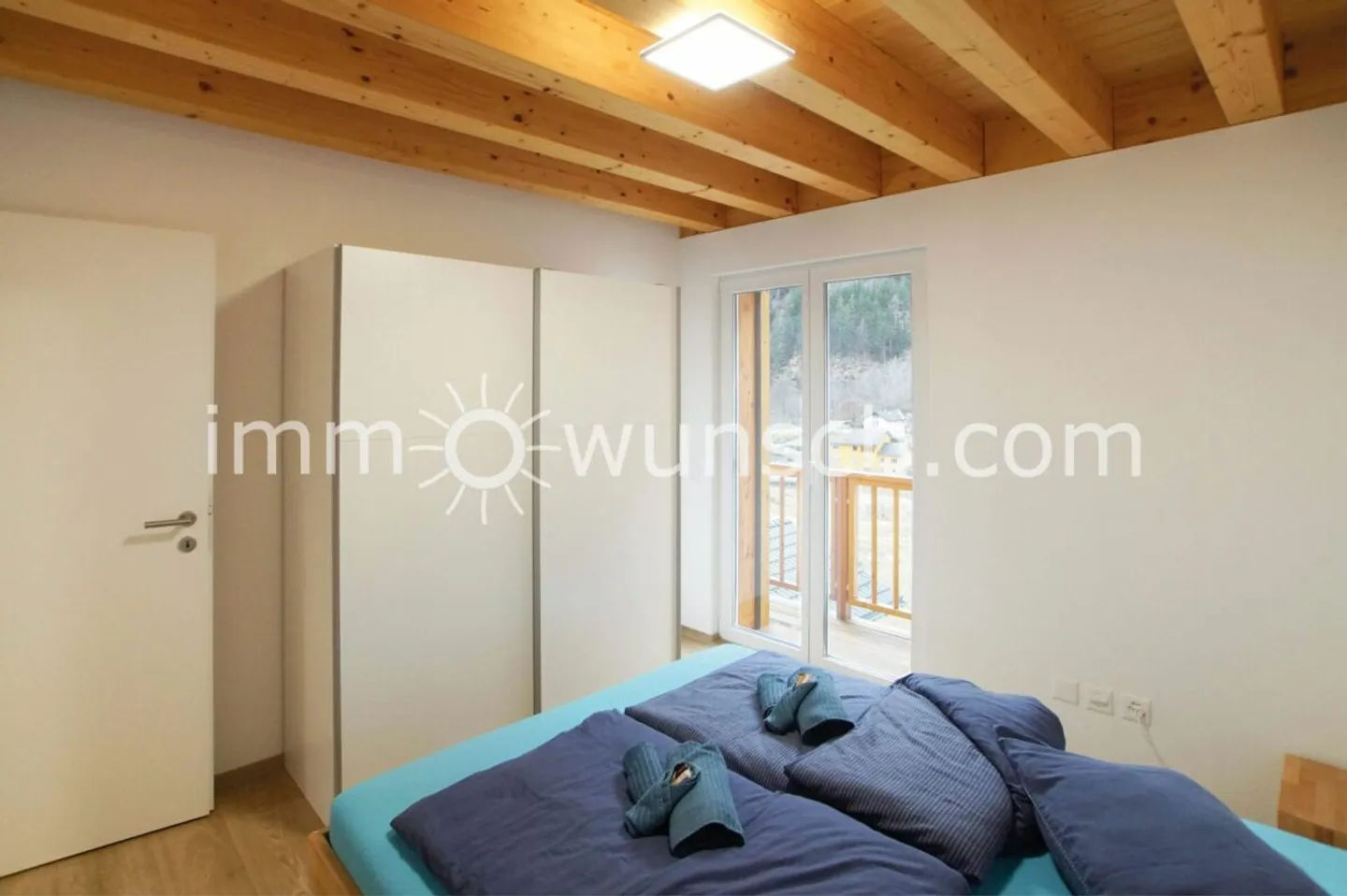 Chalet «Mezzo» in Selma: modern, hell, mit Gartenbereich und Parkplatz - Foto 3 von 13