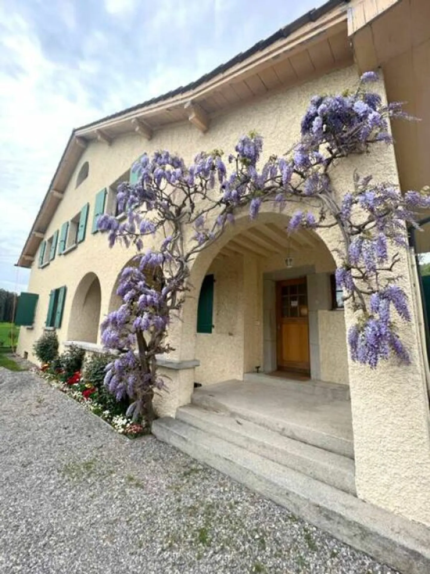 5-room apartment in Plan-les-Ouates - Photo 2 of 13