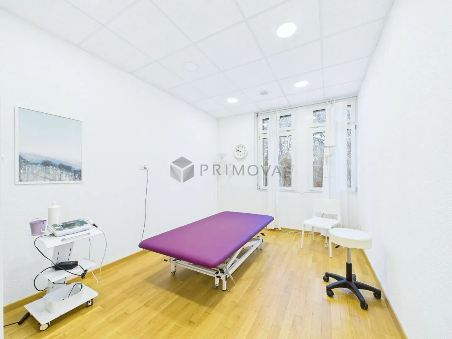 Functional commercial space on the ground floor with parking spaces - Photo 6 of 13