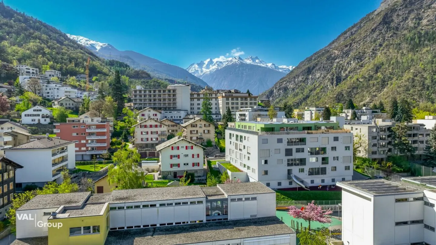 Vivere moderno con standard di finitura di alta qualità nel cuore di Visp - Foto 12 di 13