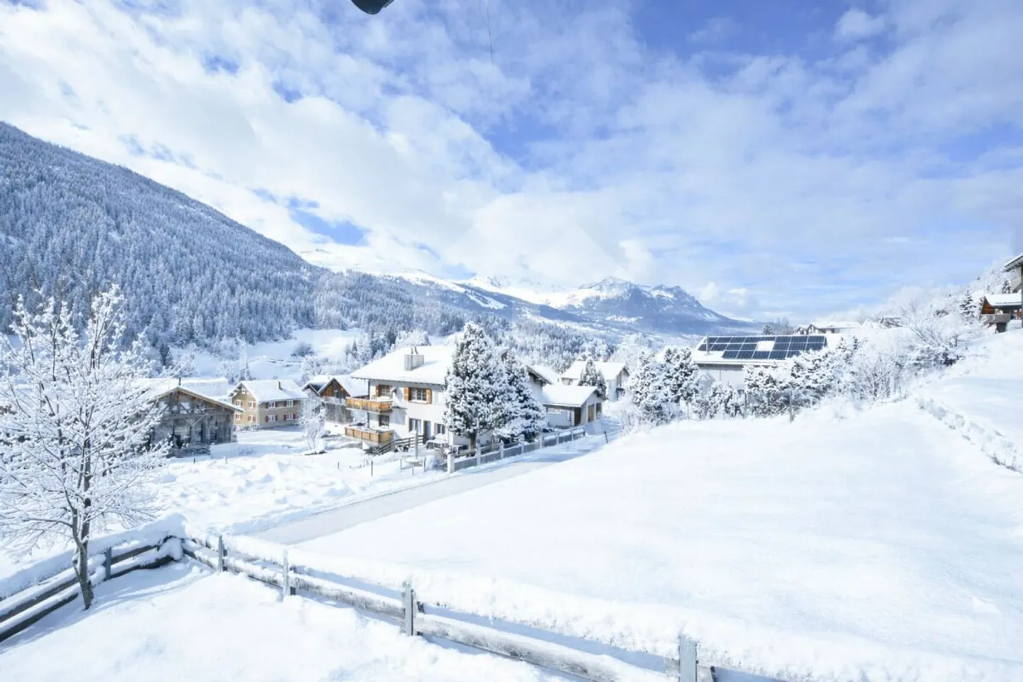 Neuwertiges 5½ Zi.-Chalet an ruhiger Lage - Foto 6 di 7