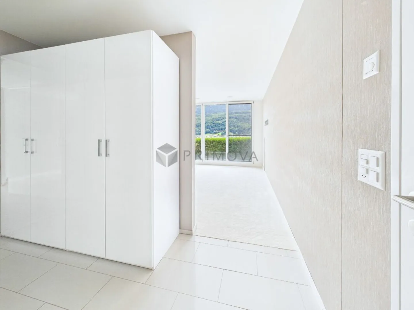 Luxurious terrace apartment with garden and panoramic view of the mountains and the lake! - Photo 13 of 13