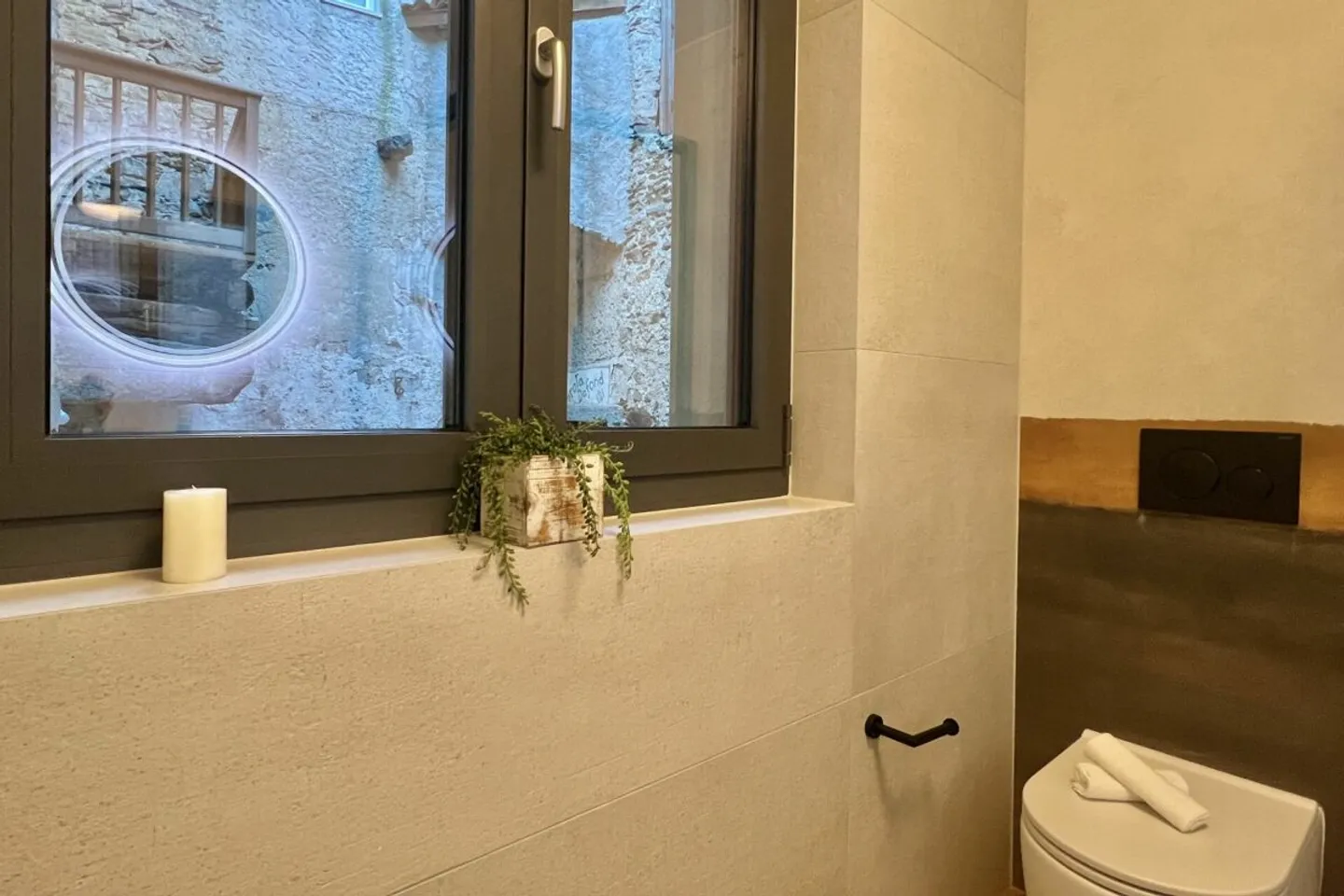 Appartamento vacanze affascinante nel cuore di Ronco s. Ascona con balcone - Foto 11 di 13