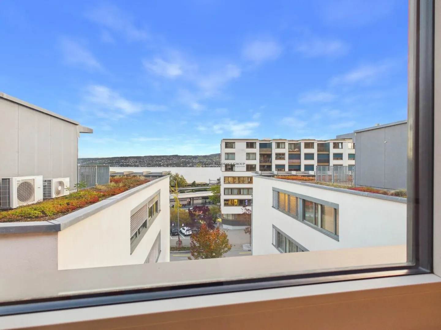 Exclusive Penthouse Apartment with Lake View in Prime Location - Photo 4 of 13