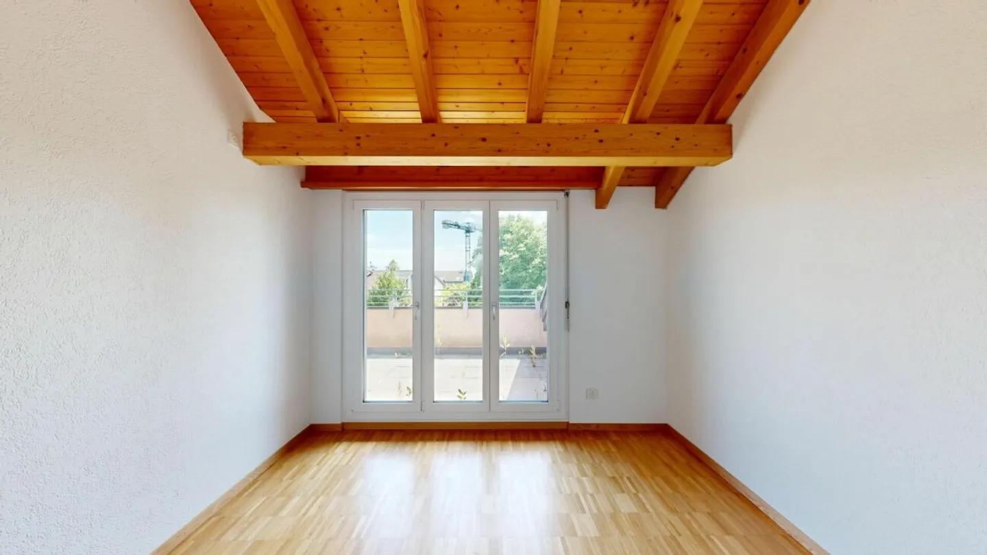 Appartement penthouse spacieux et lumineux avec deux balcons ensoleillés - Première occupation après une rénovation complète et soignée - Photo 9 sur 13