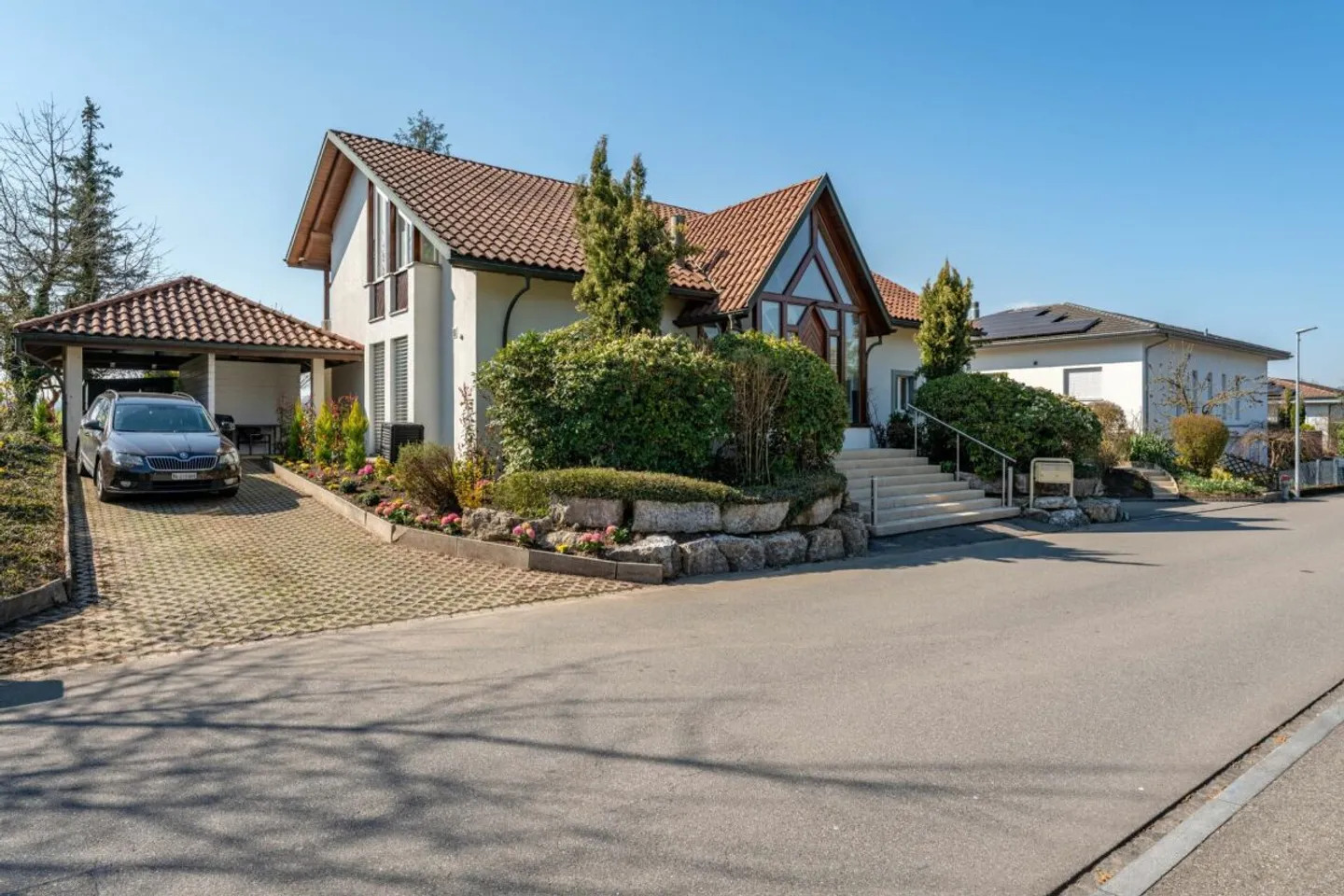 3.5-Zimmer Hausteil mit hübschem Garten an der Landwirtschaftszone - Photo 1 of 13