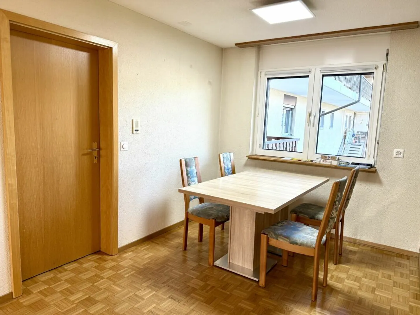 Vivere comodamente tra natura e vita quotidiana con balcone - Foto 3 di 9