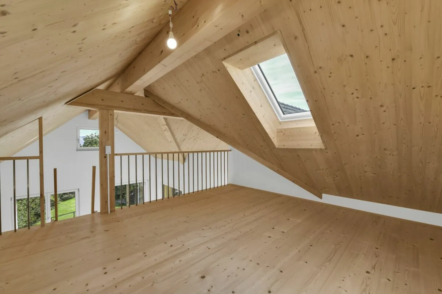 2.5-room high-quality attic apartment, first occupancy - Photo 2 of 9