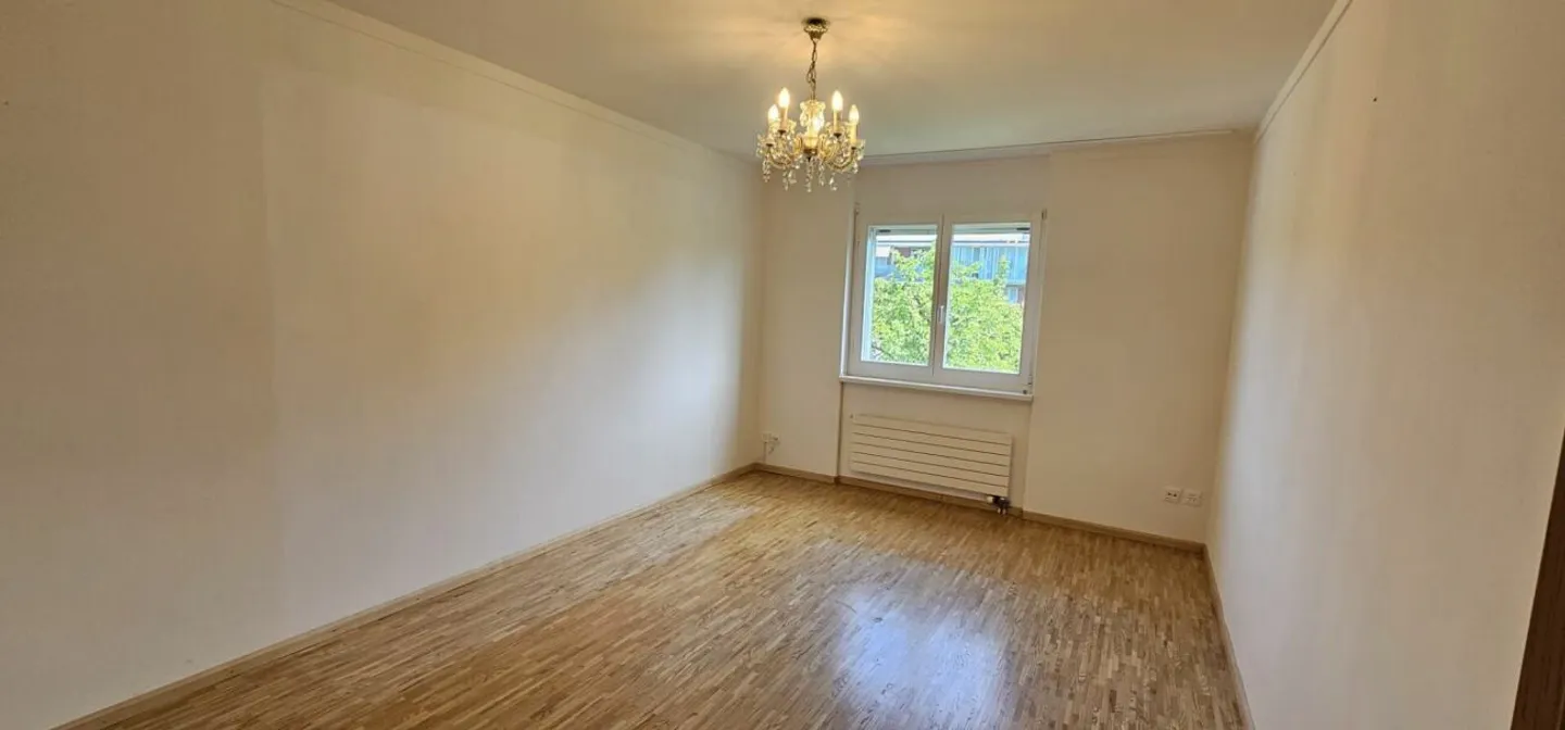 Bright and quiet 4.5 room apartment in a central location including hobby room and underground parking space - Photo 6 of 7