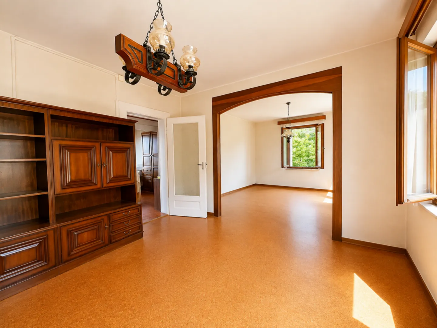 Family house with 3 apartments to renovate - Photo 10 of 13