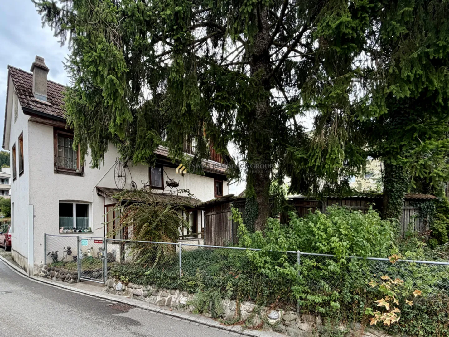 Einzigartige Investitionschance an bester Lage: 10-Zimmer-Bauernhaus - Photo 3 sur 7