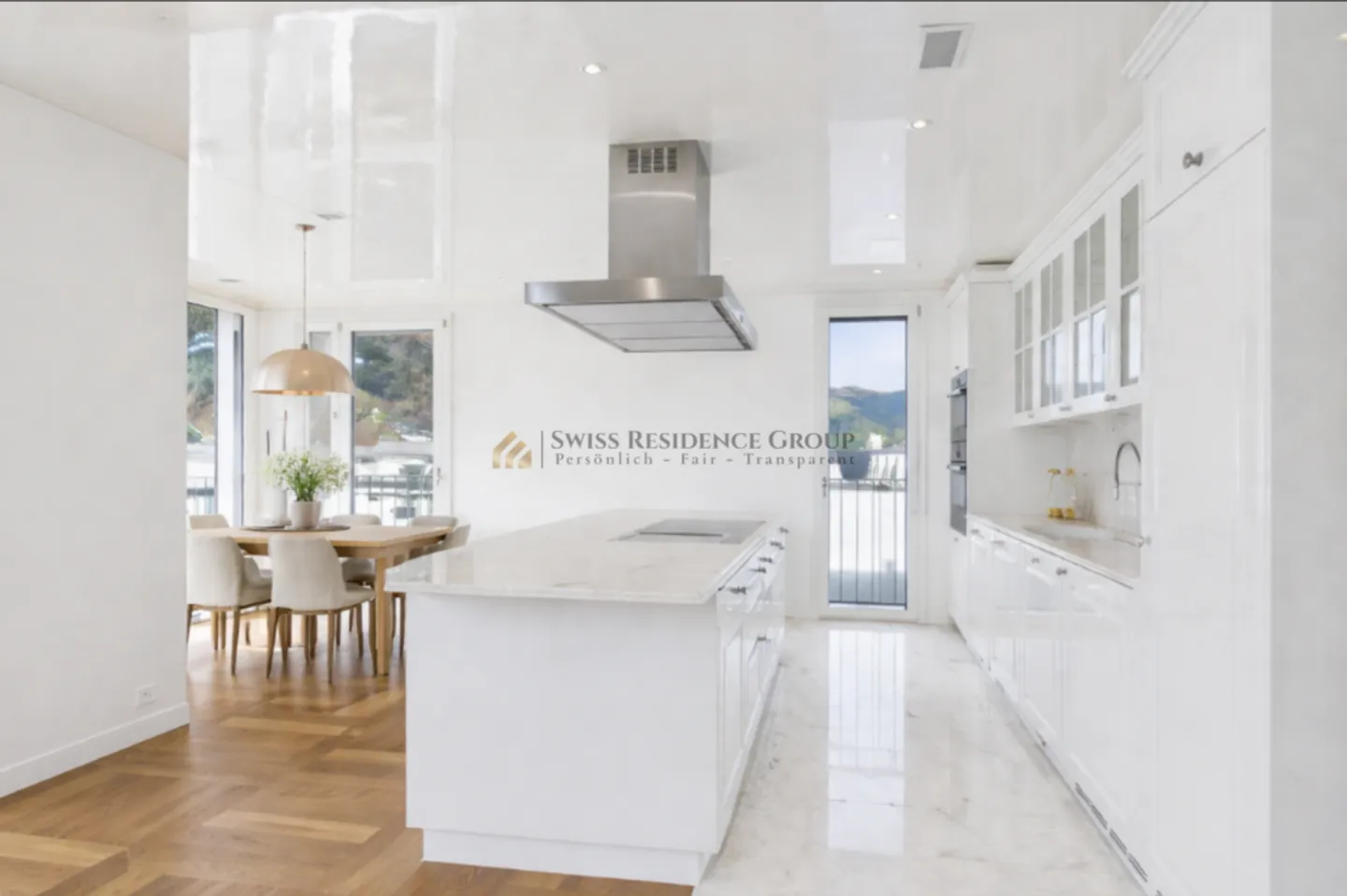 Dreamlike Attic with Mountain View - Exclusive Residential Jewel - Photo 3 of 12