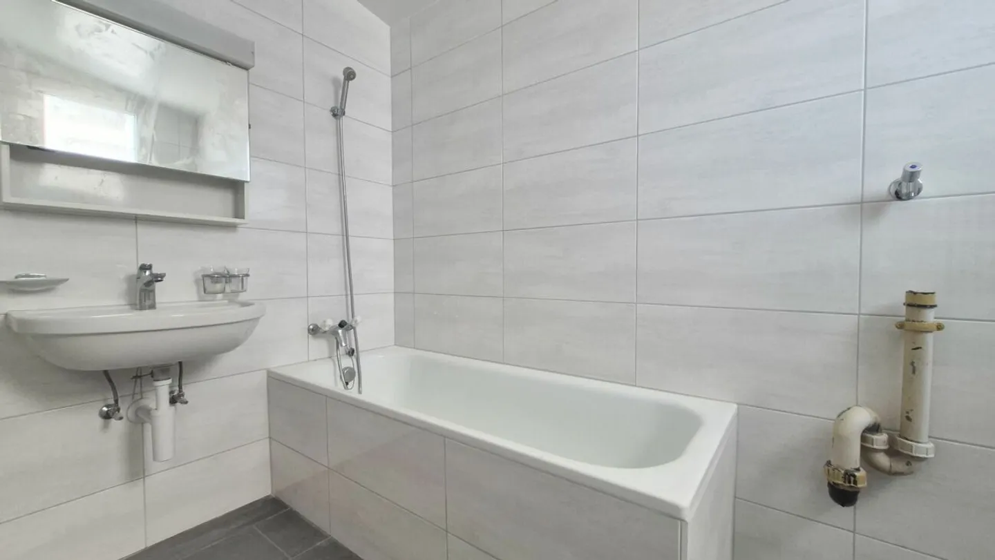 Luminoso appartamento di 3,5 stanze a Ponts-de-Martel - Foto 8 di 9