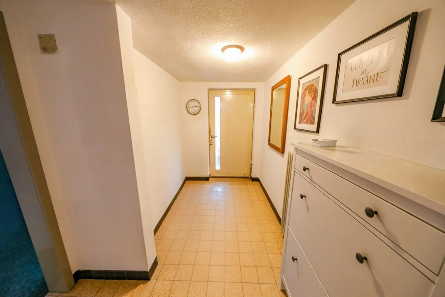 Chalet rustico con due unità abitative e garage in un ambiente idilliaco - Foto 10 di 12