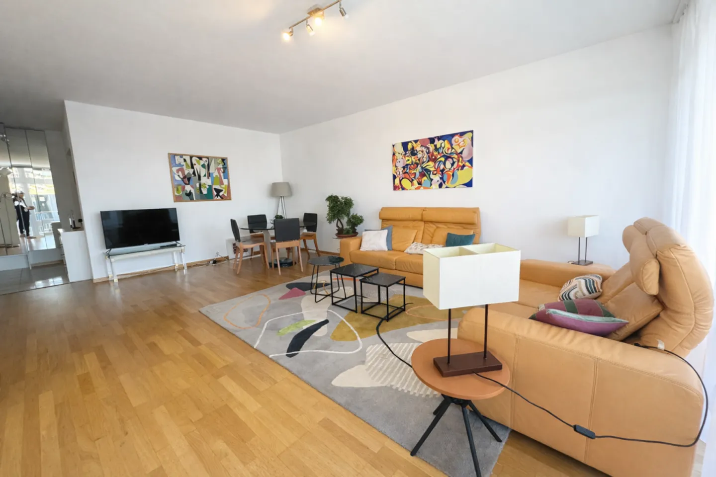 Renovated Apartment with Balcony - Photo 2 of 11