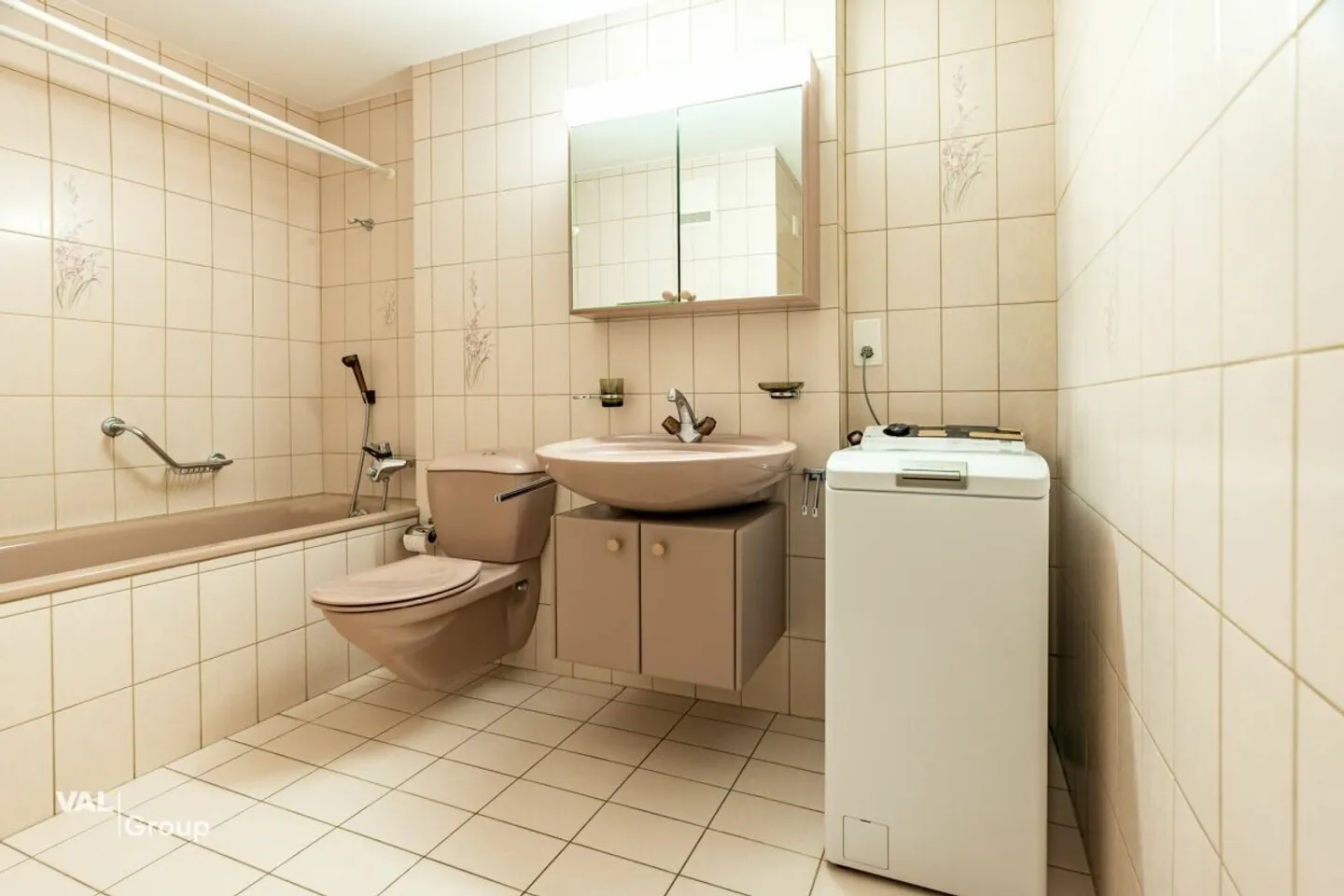 Helle Dachwohnung mit Balkonen - Foto 9 von 13