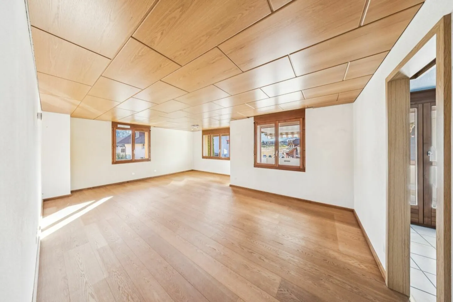 Charming 4.5 Room Apartment - Photo 2 of 9