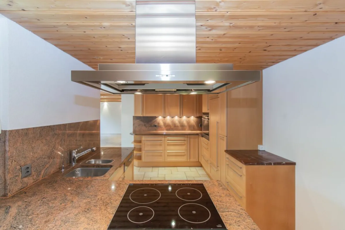 Spacious 3.5-room garden apartment - Comfortable living with winter garden and private outdoor area - Photo 6 of 13