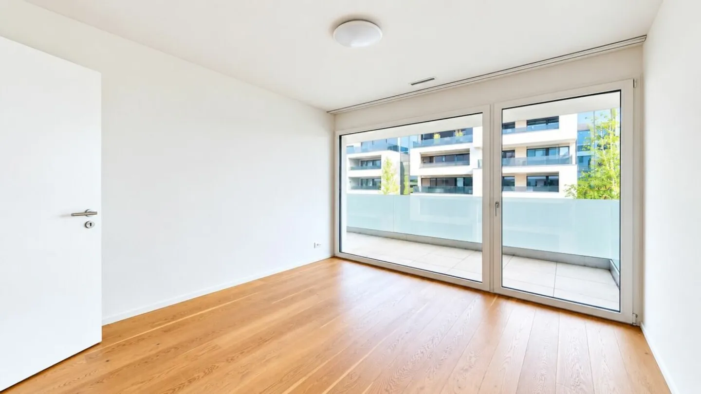 Living directly at Glattpark Lake - Photo 10 of 13