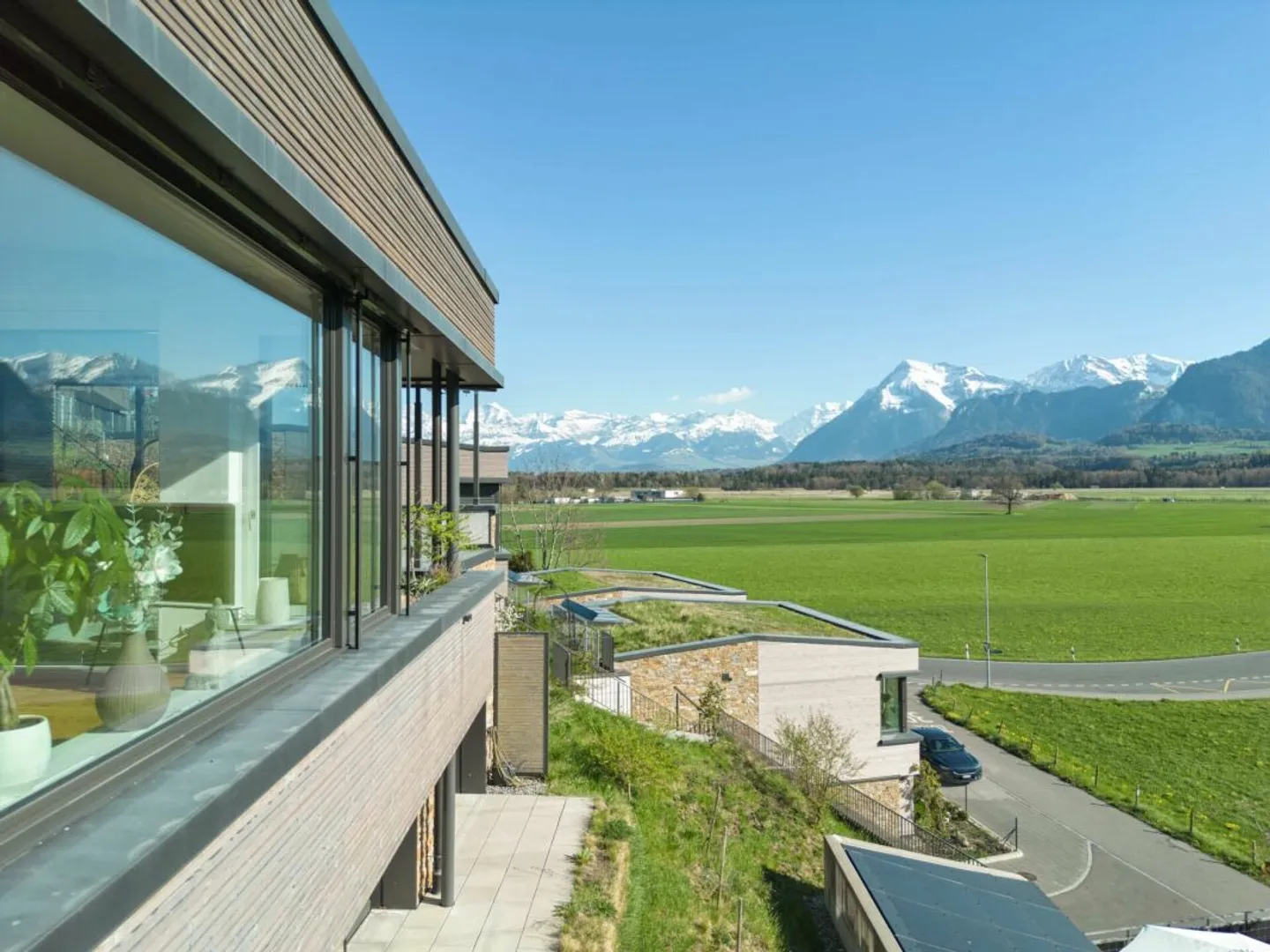 Stylish Living at Räbberg - Aesthetics. Quality. Location. - Photo 9 of 10