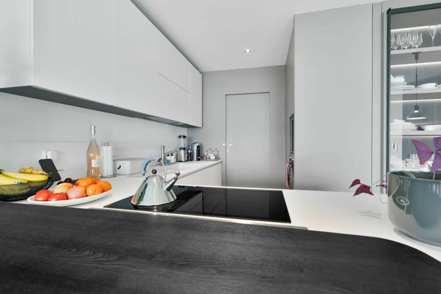 Appartement Élégant avec Vue sur le Lac - Photo 7 sur 13