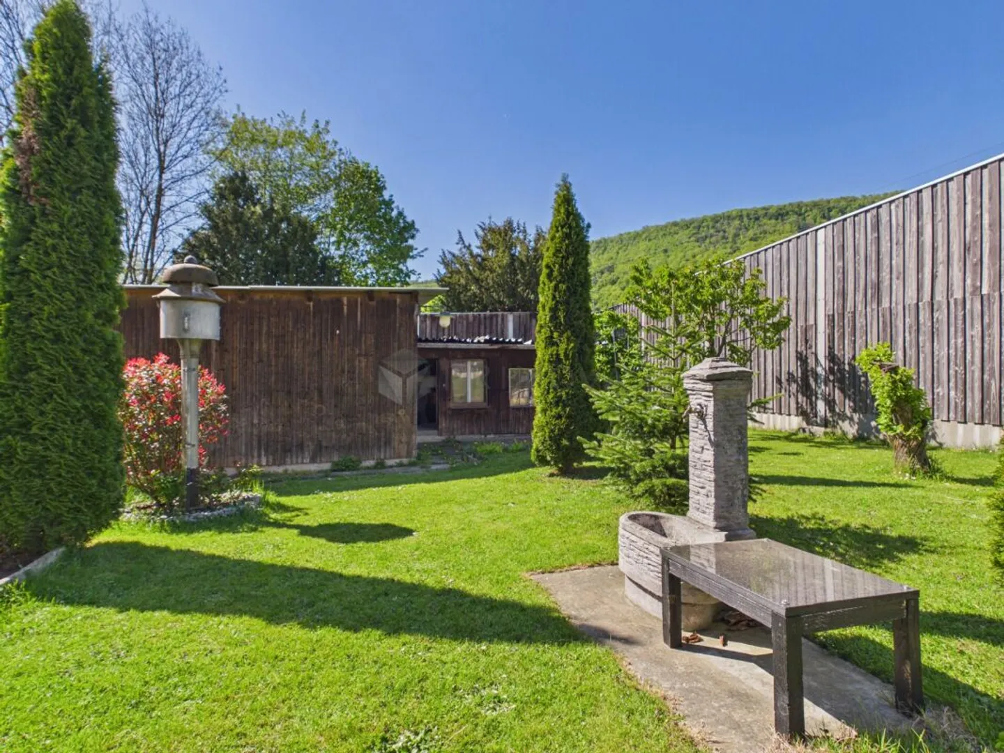 Single-family house with outbuildings on a dream large plot - Photo 10 of 10