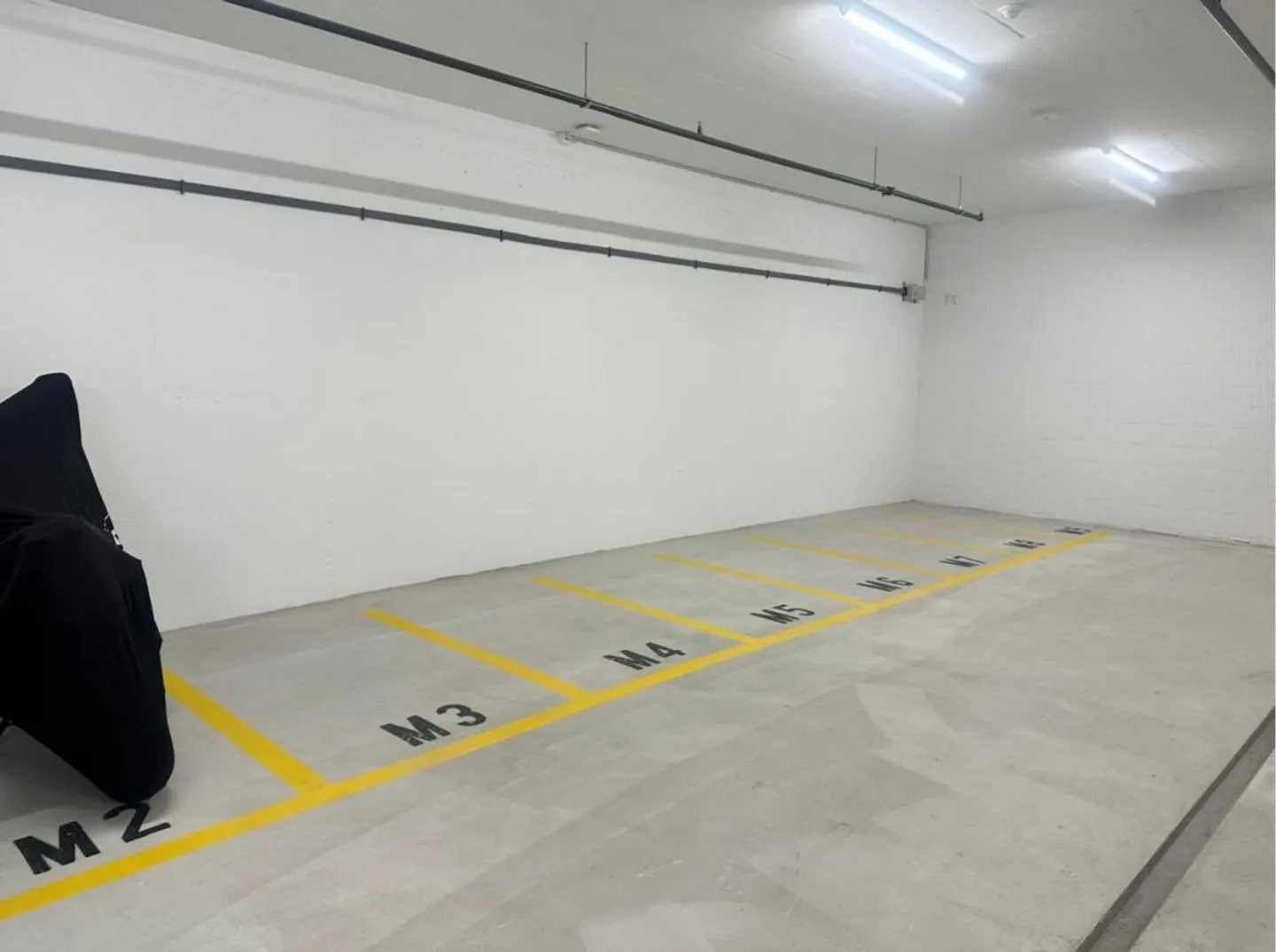 Motorradabstellplätze zu vermieten - Foto 1 von 3