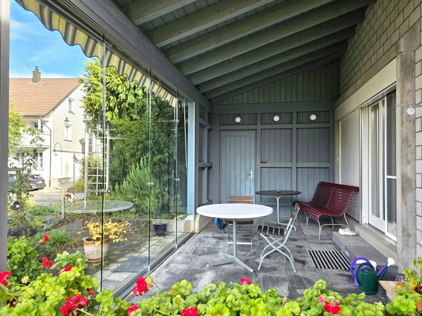 Maison individuelle spacieuse et bien entretenue de 8,5 pièces à vendre à la périphérie sud du vieux centre du village d'Elgg - Photo 4 sur 13