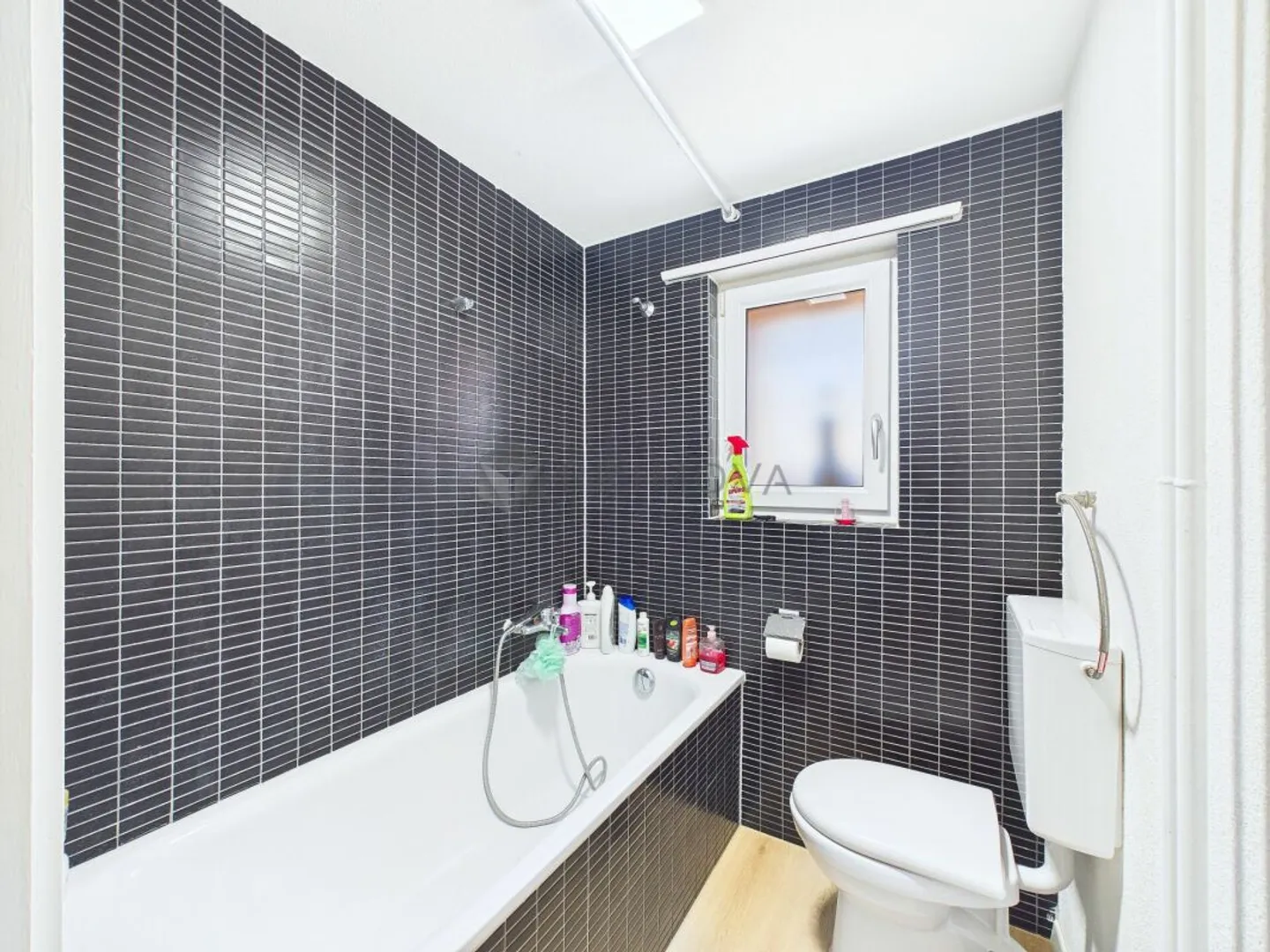 Maison multifamiliale modernisée avec un rendement élevé - Photo 10 sur 13