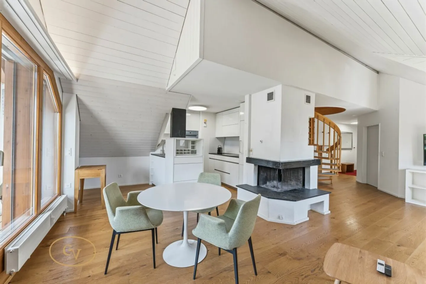 Appartamento duplex soleggiato con charme nel cuore di Sins - Foto 8 di 13
