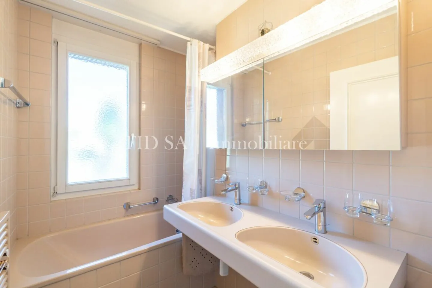 MURALTO - Apartment with lake view near the station and the lakeside - Photo 9 of 12