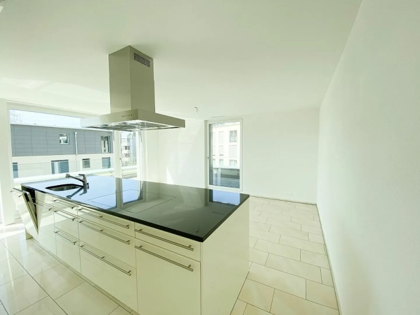 Living with a dream view and huge terrace - Photo 2 of 9