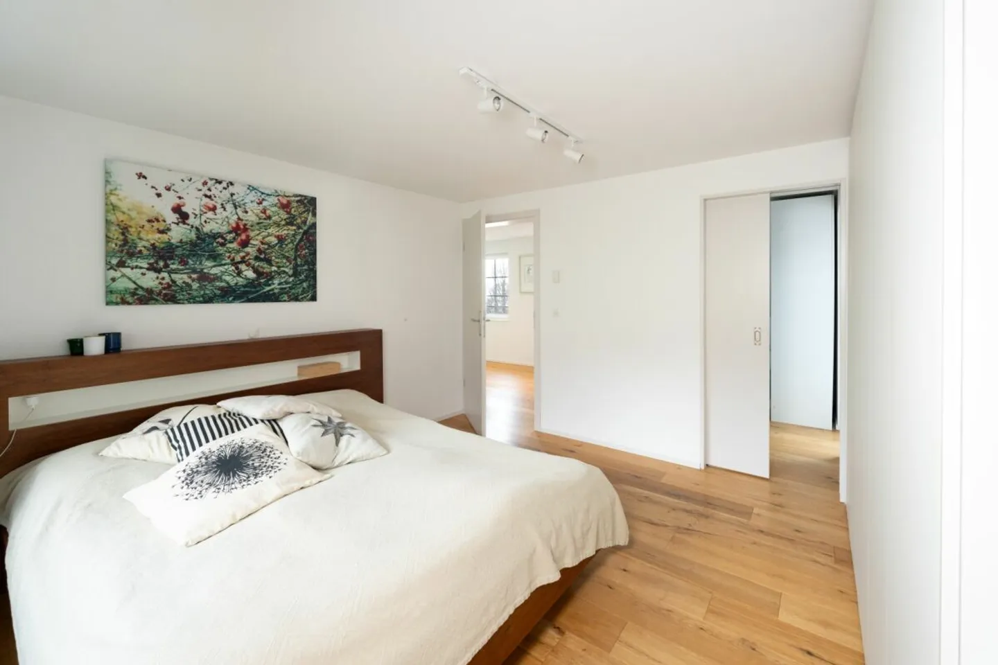 Magnifique maison individuelle modernisée avec une intimité absolue et vue sur le lac - Photo 11 sur 13