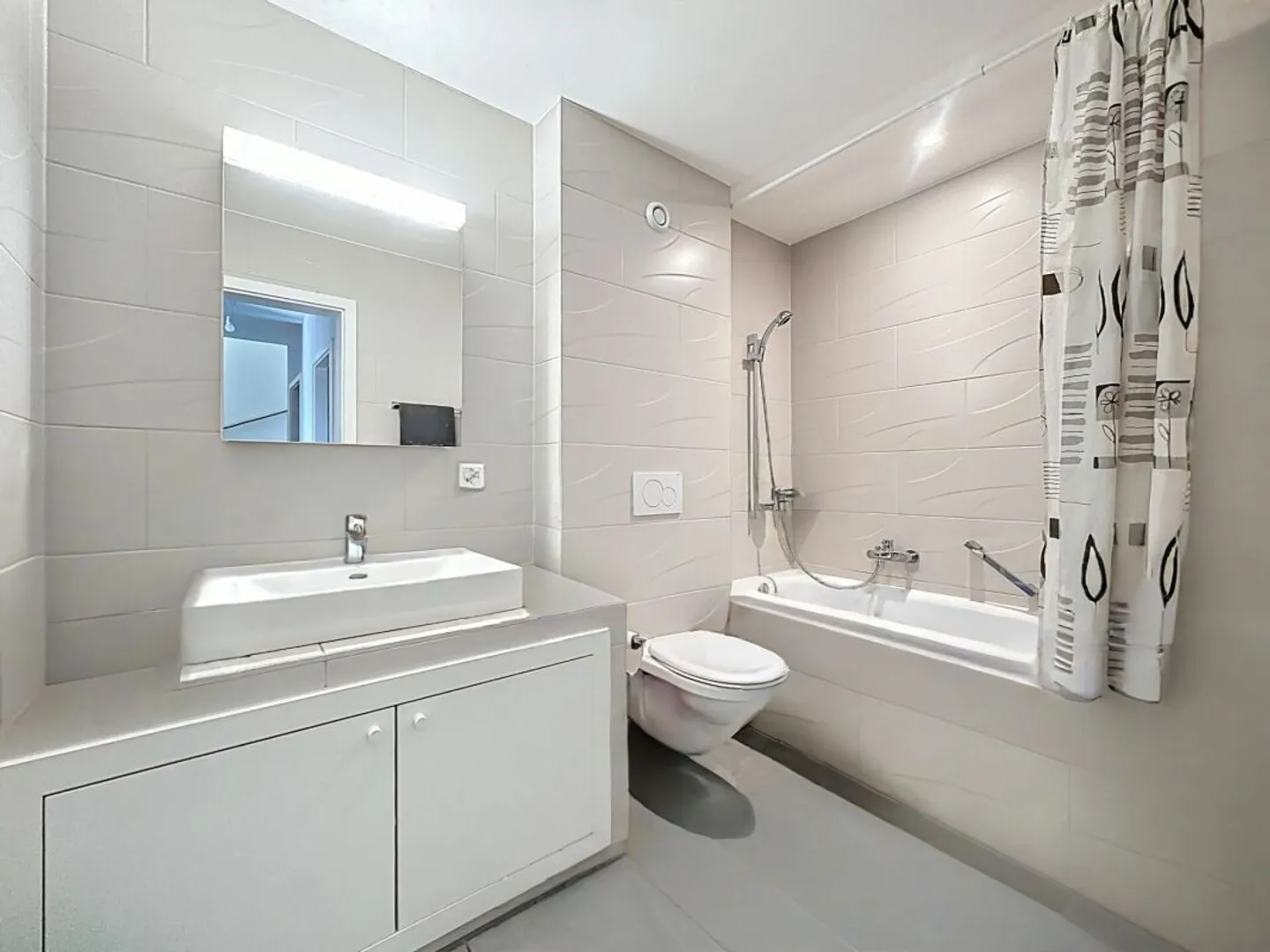 VILLA CONTIGUË FAMILIALE, AU CALME, AVEC TERRASSES ET BELLE LUMINOSITÉ - Photo 13 of 13