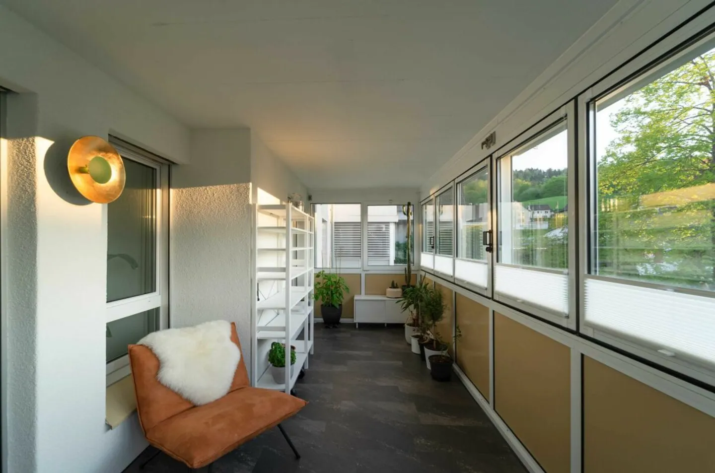 Spacious 4½-room apartment with winter garden and two underground parking spaces - Photo 10 of 12