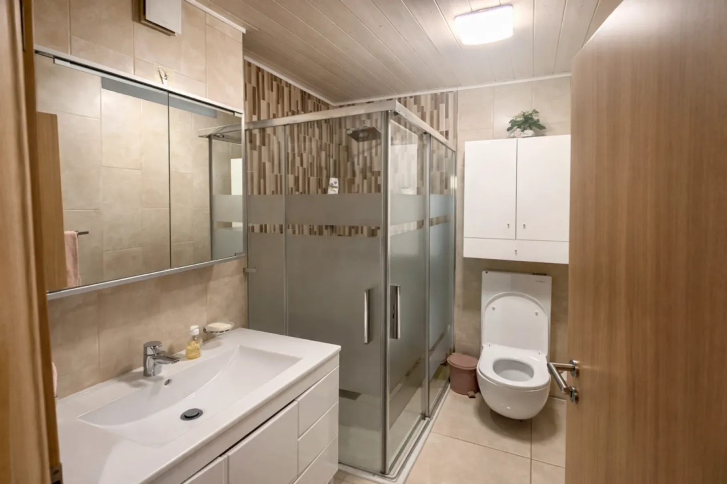 Spazio commerciale appartamento di 2,5 stanze - Foto 8 di 8