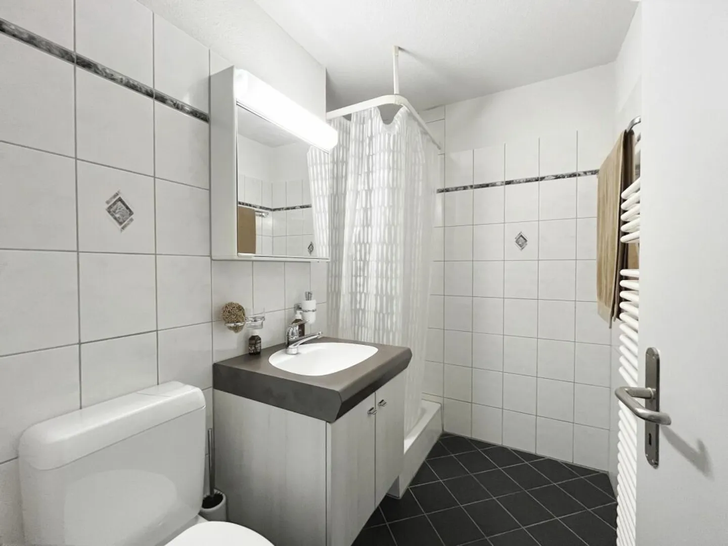 Spacious 4½-room apartment with winter garden and two underground parking spaces - Photo 9 of 12