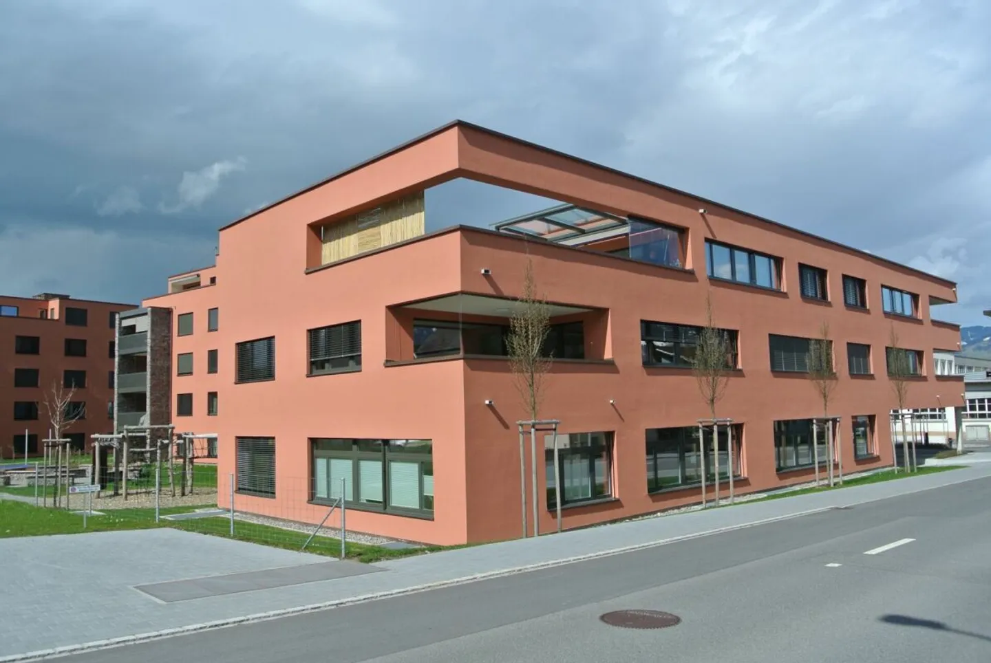 Espace commercial polyvalent dans un emplacement central à Reichenburg - Photo 2 sur 10