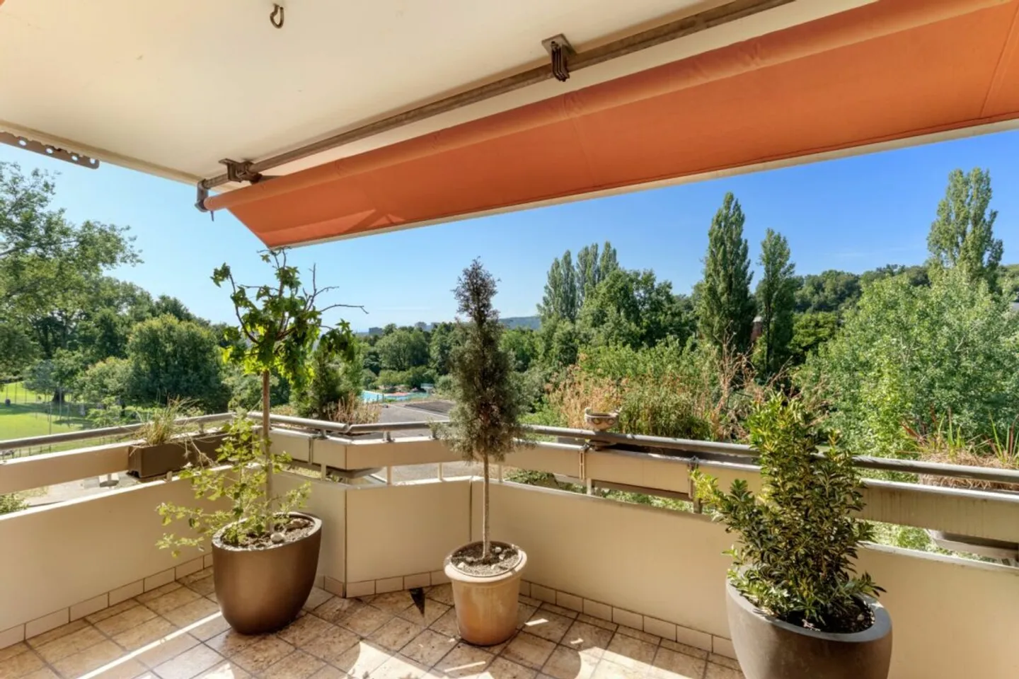 3.5-Zimmer-Topgeschosswohnung mit Cheminée und Parkplatz - Photo 10 sur 11