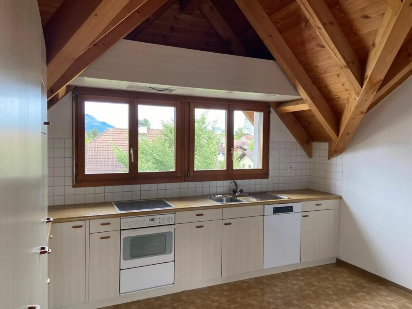 Charmante Dachwohnung in Werdenberg - Foto 3 von 12